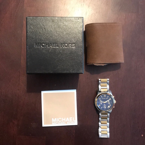 Michael Kors Watch. Good Condition. - Picture 2 of 4